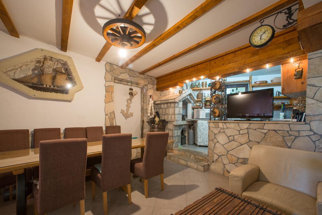 Apartmani Krgusic Tivat Exterior foto